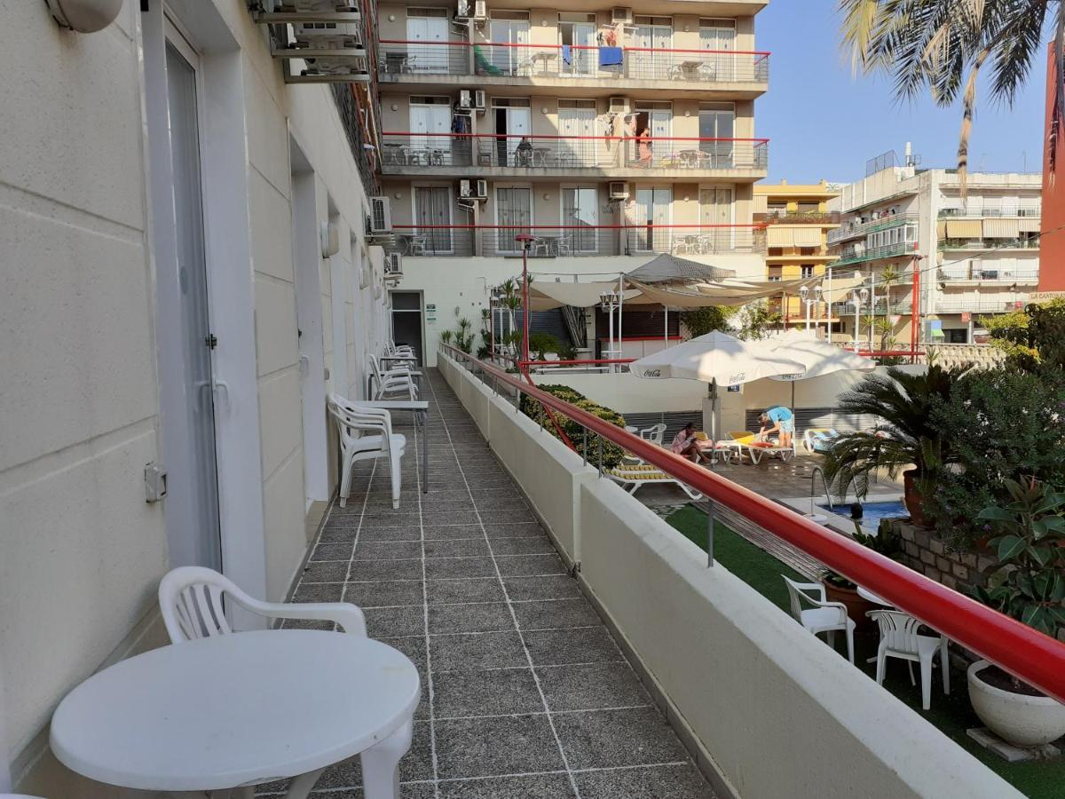 Apartaments Mar Blau Calella Bagian luar foto