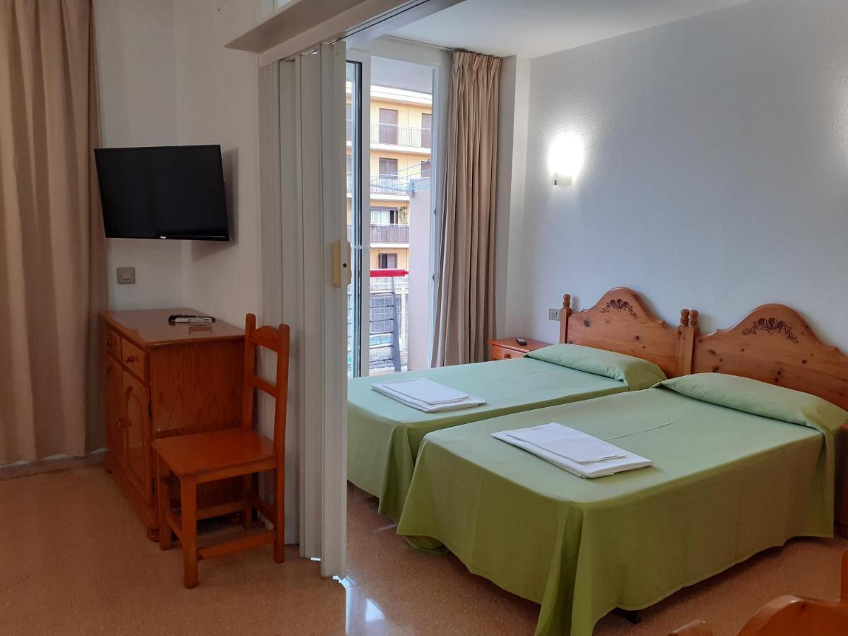 Apartaments Mar Blau Calella Bagian luar foto